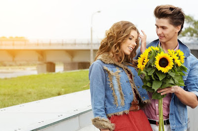 ¿Deberían los Hombres Seguir Comprando Flores para las Mujeres? Descubre la Verdad detrás de este Romántico Gesto